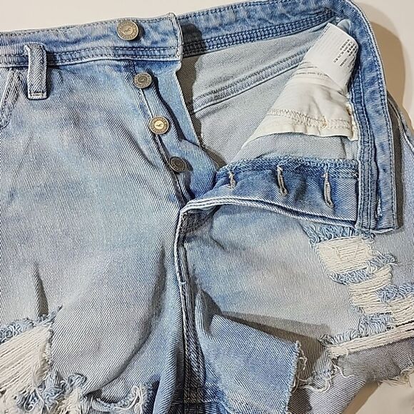 Hollister Jean Shorts Size 5 W27 Button Fly High Rise Mom Short Distressed Denim - Picture 6 of 7